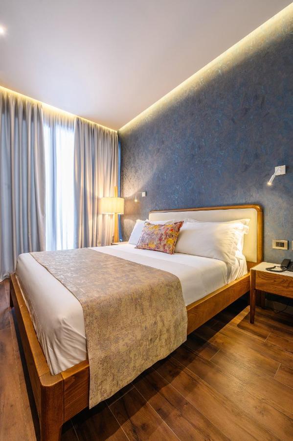 Chic Boutique Hotel Vlorë エクステリア 写真